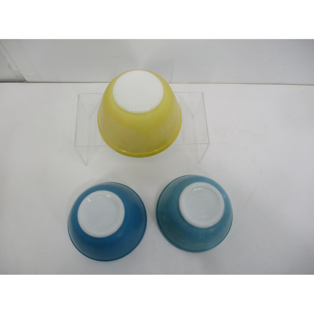 PYREX PRIMARY COLORS YELLOW #401 MIXING BOWL 1 1/2 PT USA Blue no 401 stamped. - Picture 3 of 8